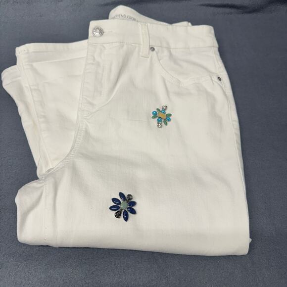 Chico's Jeans Womens 10 (32x26 ACTUAL) Beaded White SLIMMING GIRLFRIEND CROP - Picture 1 of 10